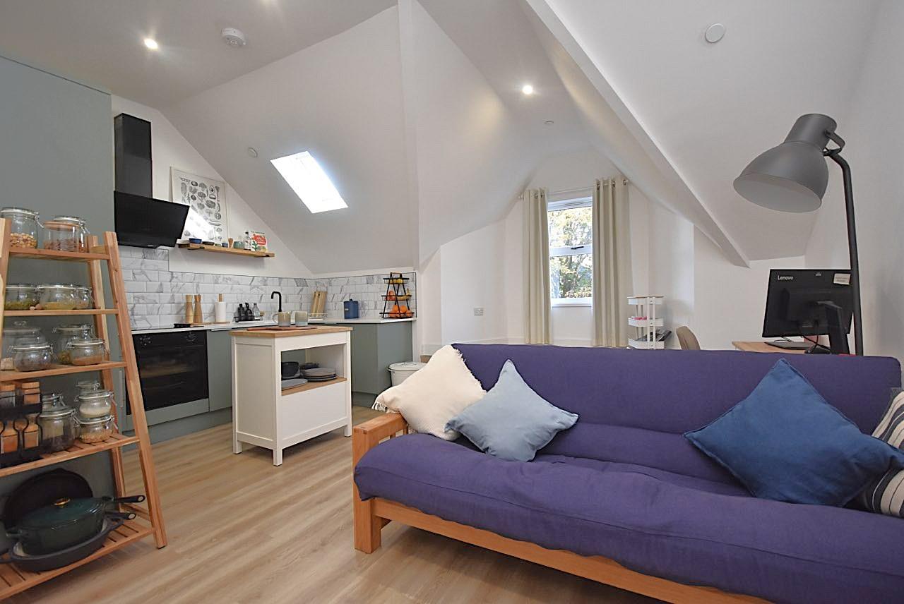 Flat 4, 76 Connaught Road, Cardiff, CF24 3PX